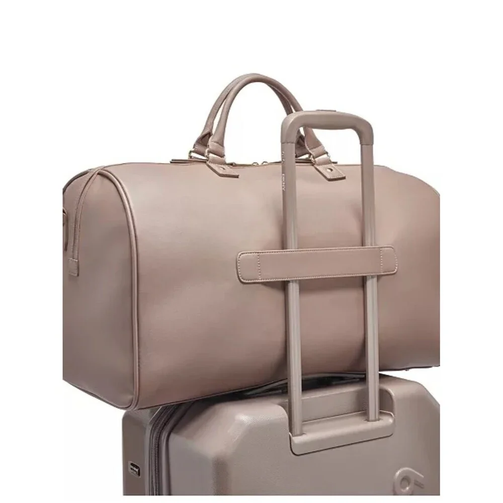 DKNY Clean Cut 21